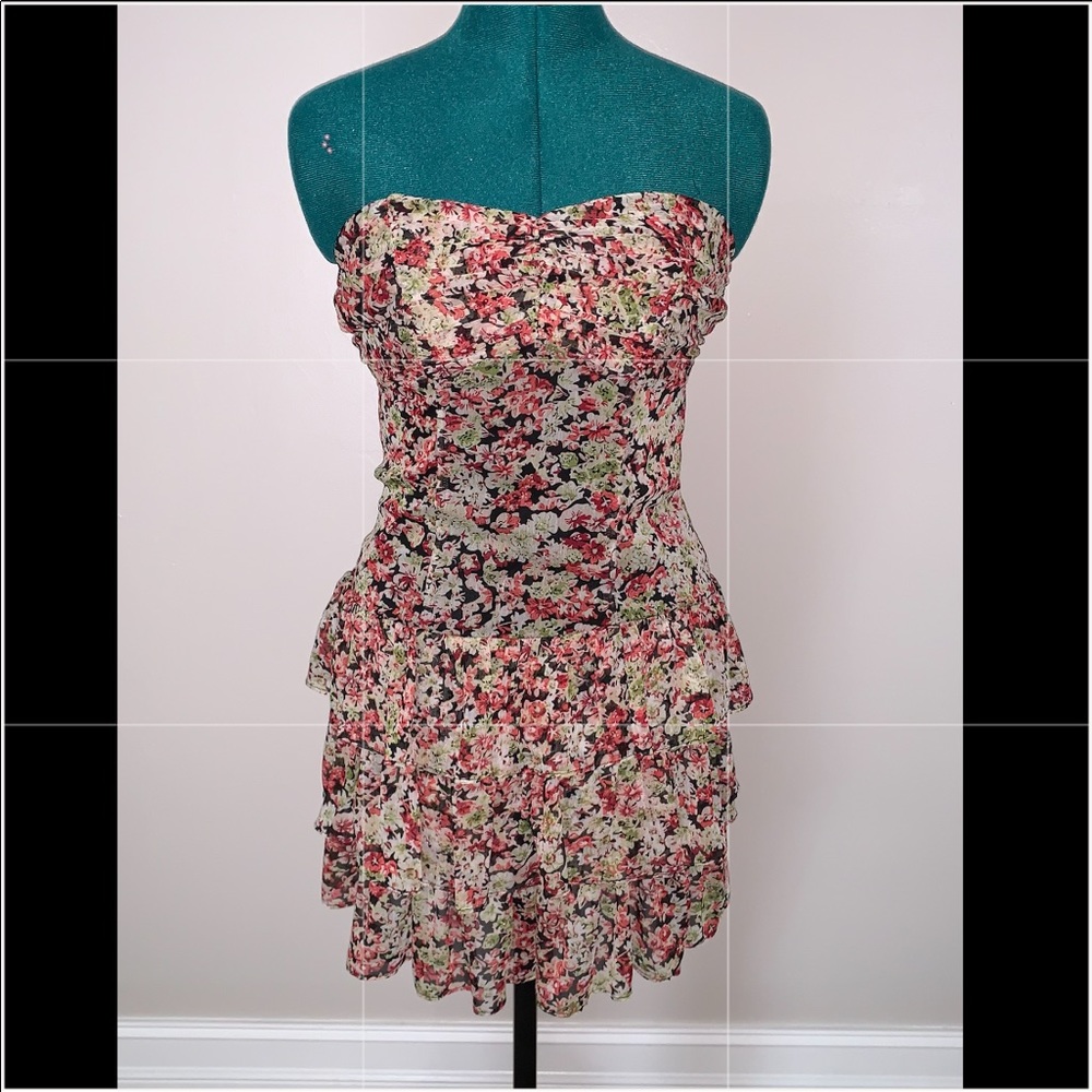 gorgeous strapless ruffle dress